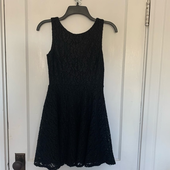 Black lace dress - Picture 1 of 3